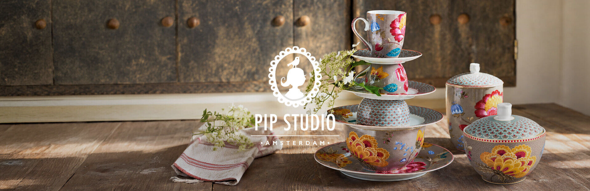 Outlet Pip Studio