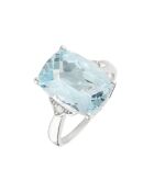 Anillo Blue Hill de diamantes de 0,03 quilates y oro blanco con topacio azul de 9,75 quilates