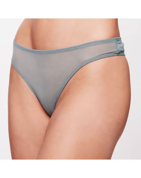 Tanga gris con guijarros