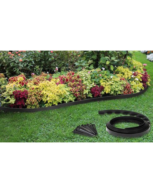 Bordo in plastica con picchetti neri - 10 m