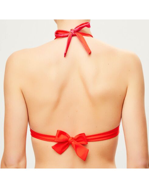 Driehoekige bikinitop met rode strepen voor de zomer