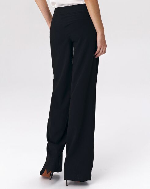 Schwarze, schlichte Schlaghose