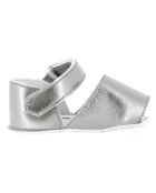 Sandalen aus Stahlmetall und Leder