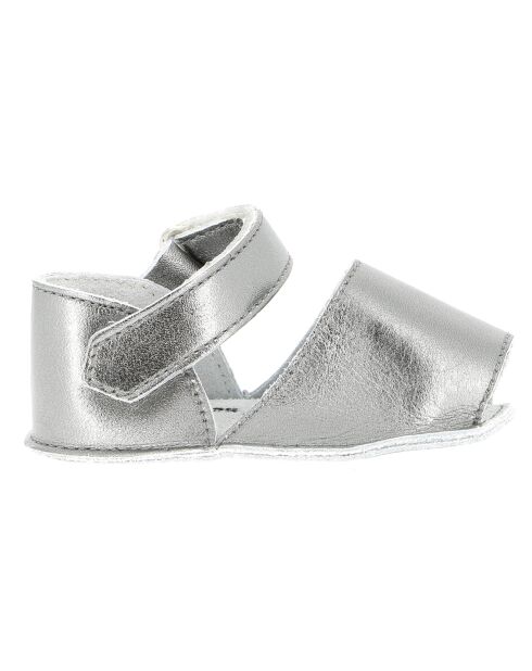 Sandalen aus Stahlmetall und Leder