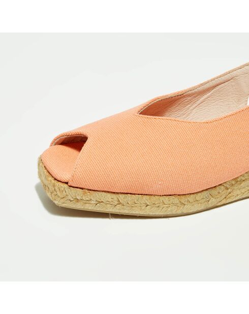 Slingbacks textiles con cuña color melocotón
