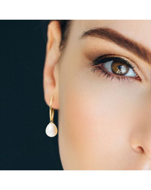 Geelgouden witte zoetwaterpareloorringen