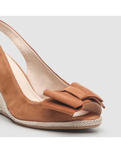 Keilsandalen Lizia aus Veloursleder in Cognac, 7 cm Absatz