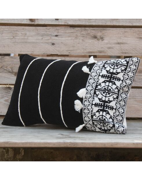 Housse de coussin néo berbère en Velours brodée noire - 50x30 cm