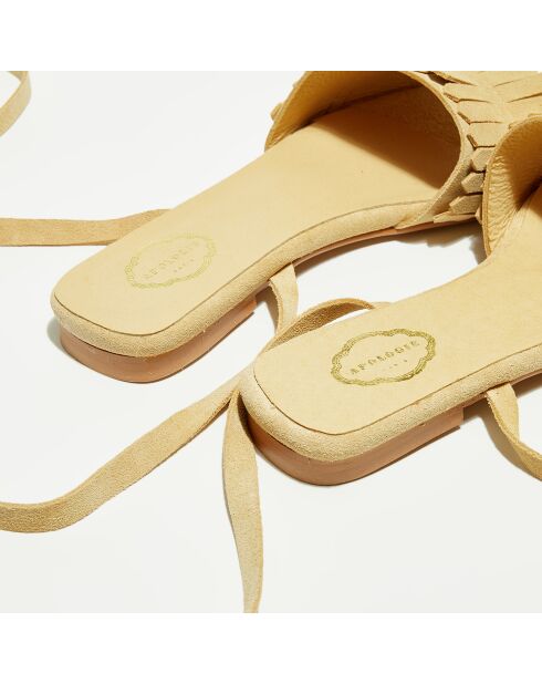 Beige fluwelen leren sandalen