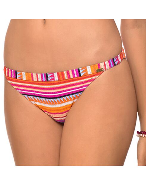 Glenda Macapa roze bikinibroekje