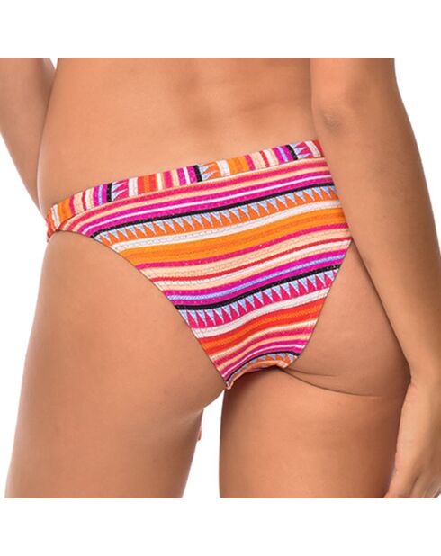 Glenda Macapa roze bikinibroekje