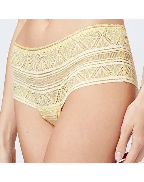 Pantalones cortos de color amarillo pálido a la moda