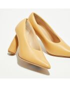 Décolleté Jacquemus in pelle beige con tacco 10,5 cm
