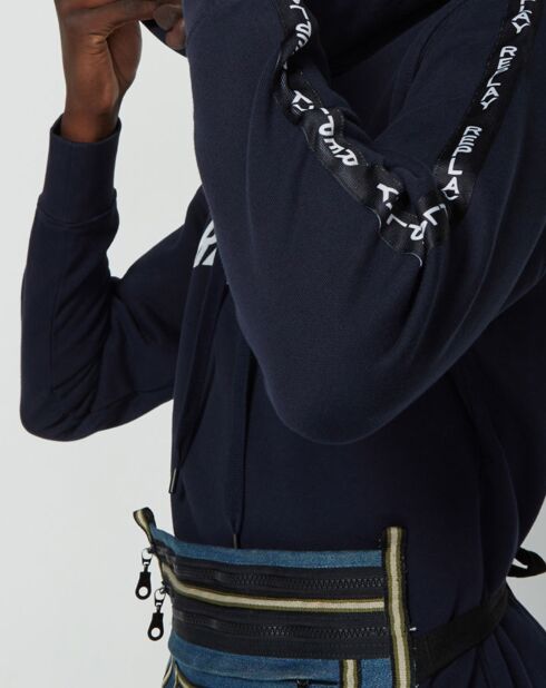 Sudadera con logo deportivo azul marino