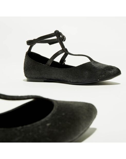 Ilfira schwarze Lederballerinas im Pony-Stil