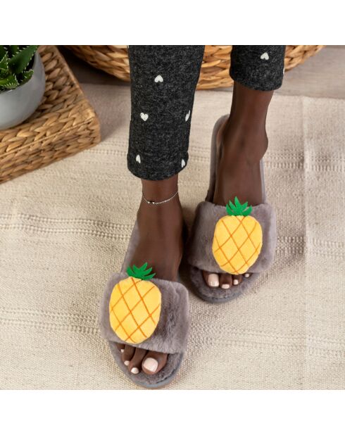 Chaussons en fausse fourrure Aria marron