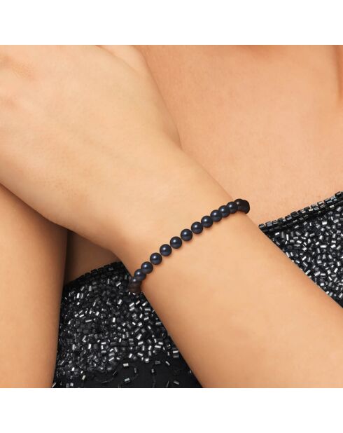 Silbernes Reihenarmband und schwarze runde Tahiti-Süßwasserperlen Ø 5-6 mm