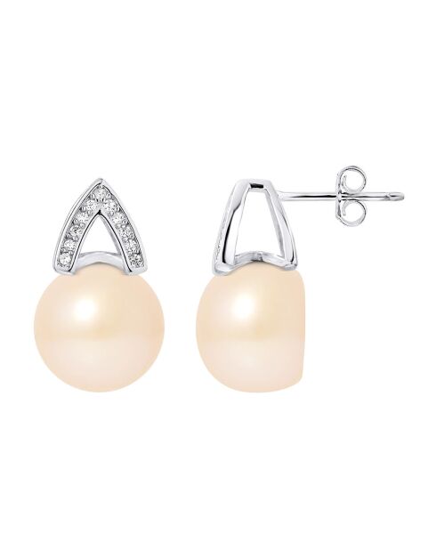 Bogenohrringe aus Rhodiumsilber, Zirkonias und Süßwasserperlen mit natürlichen rosafarbenen Knöpfen