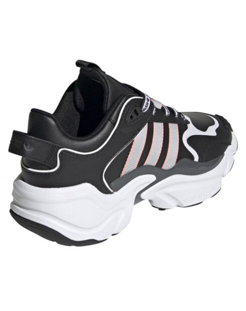 Baskets Magmur Runner W Noir Esse noires