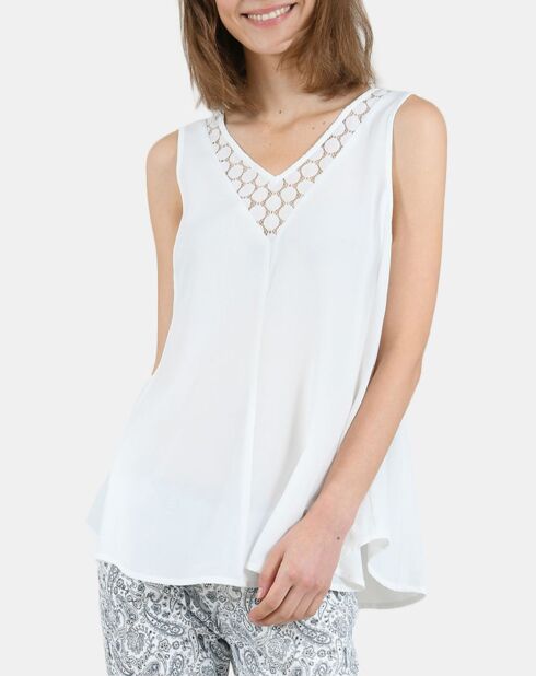 Weißes, besticktes, fließendes Top