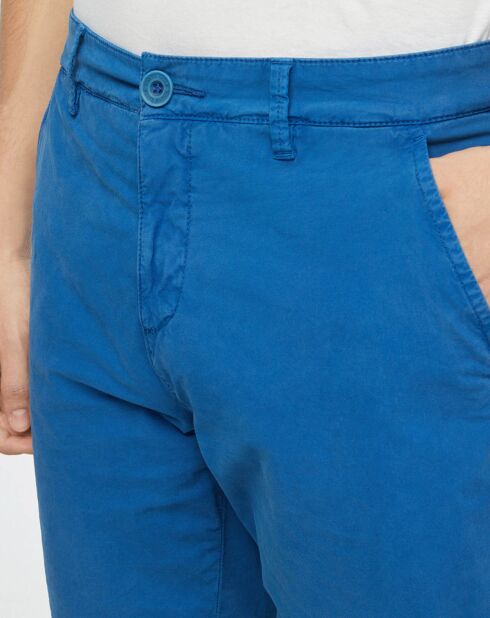 Blauwe slanke chinoshort van Popplin