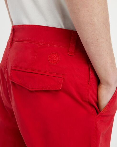 Rode slanke chinoshort van Popplin