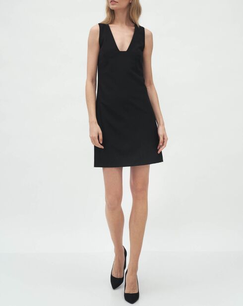 Liam schwarzes Kleid