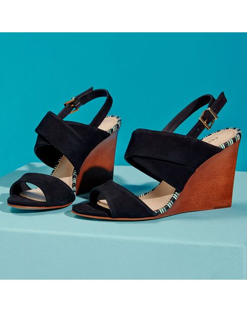 Schwarze Jaka Veloursleder-Sandalen mit Keilabsatz, 9 cm