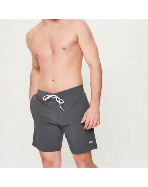 Anthrazitfarbene Hybrid-Badeshorts