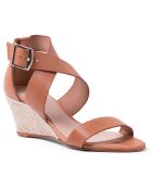 Julia camelkleurige leren sandalen met sleehak van 7 cm