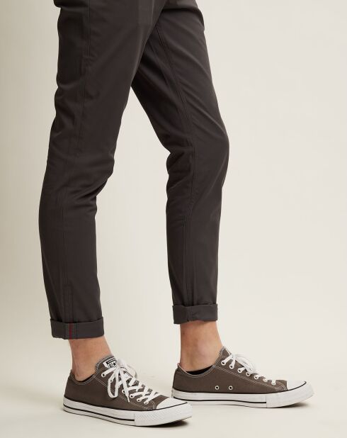 Pantalones ajustados Arthur de color gris oscuro