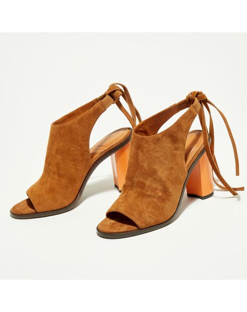 Drune Ledersandalen aus kamelfarbenem Samt - 10 cm Absatz