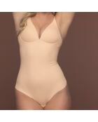 Figurbetonter Bodystring mit Bügel in Beige