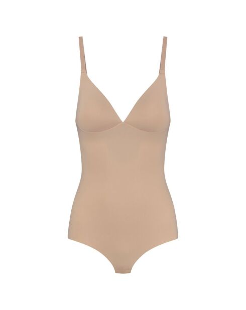 Cordón esculpido con aros de color beige