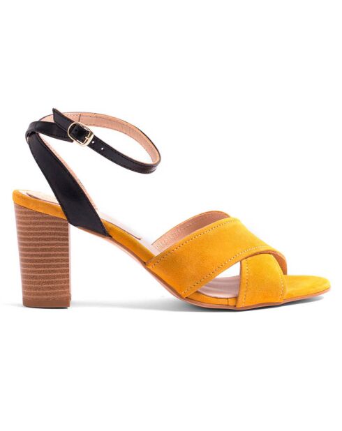 Sandali Lola gialli in pelle di velluto - tacco 8 cm