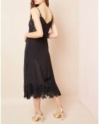 Robe brodée noire
