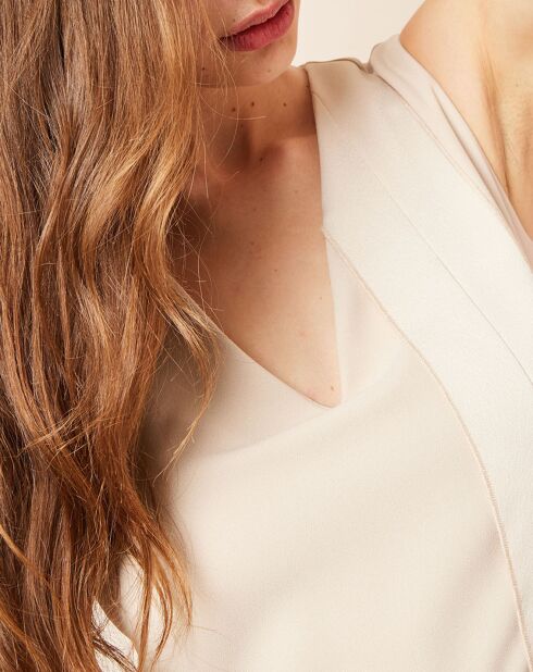 Robe courte asymétrique fendue beige