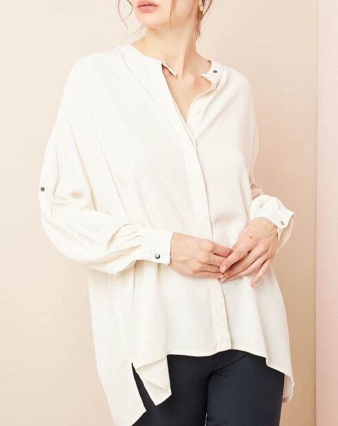 Ecrufarbenes Hemd mit Rollärmeln