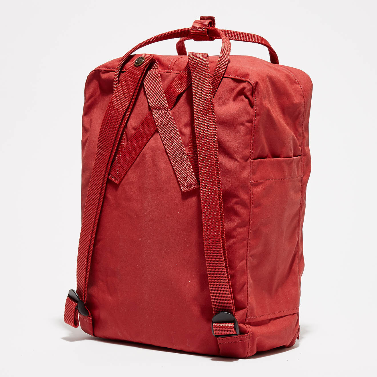 Sac a dos Kanken rouge 38x27x13 cm Vente privee Fjallraven BazarChic