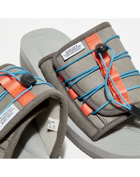Graue Sandalen
