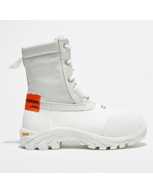 Boots Security blanches