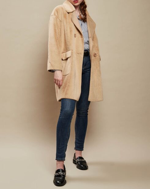 Taupe jas met knoopsluiting van imitatiebont