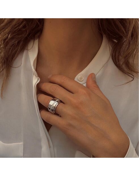 Grote ring van gerhodineerd zilver en zirkonia