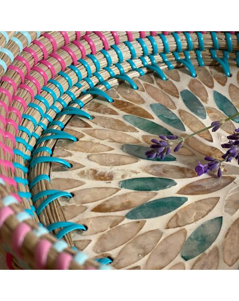 Rond dienblad van zeegras en schelpen Paros blauw/roze - 30x7 cm