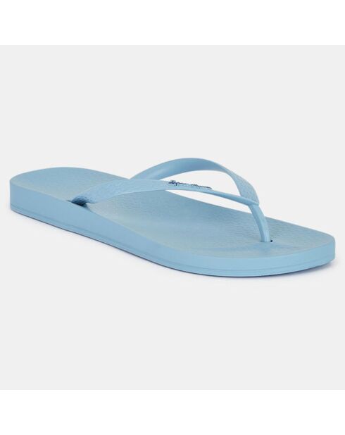 Kleuren: blauwe teenslippers