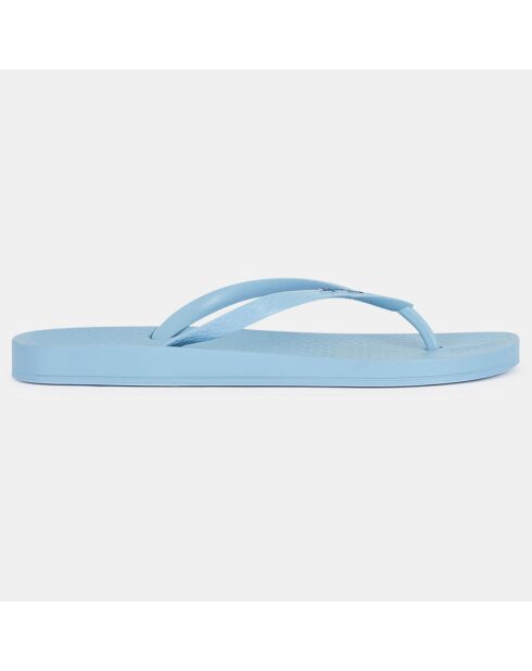 Kleuren: blauwe teenslippers