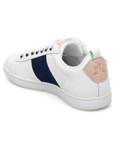 Baskets en Cuir Courtclassic blanc/bleu marine