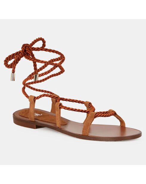 Camelkleurige sandalen van leer en touwtjes