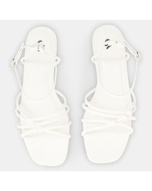 Witte leren sandalen