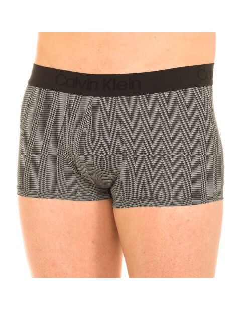 Maceio Boxer mit schwarzen Streifen